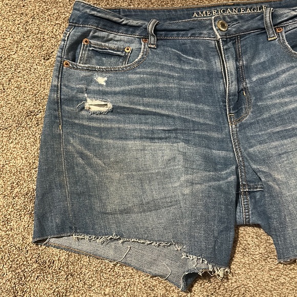 American Eagle distressed jean shorts - Picture 3 of 10